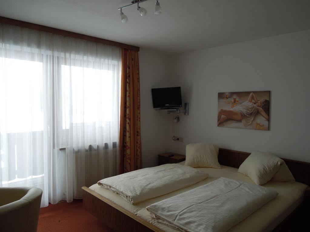 Bed and Breakfast Haus Bergkranz Lermoos Exterior foto